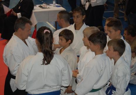 Tinerii karateka orădeni, învingători la întrecerile campionatului naţional de stil Fudokan